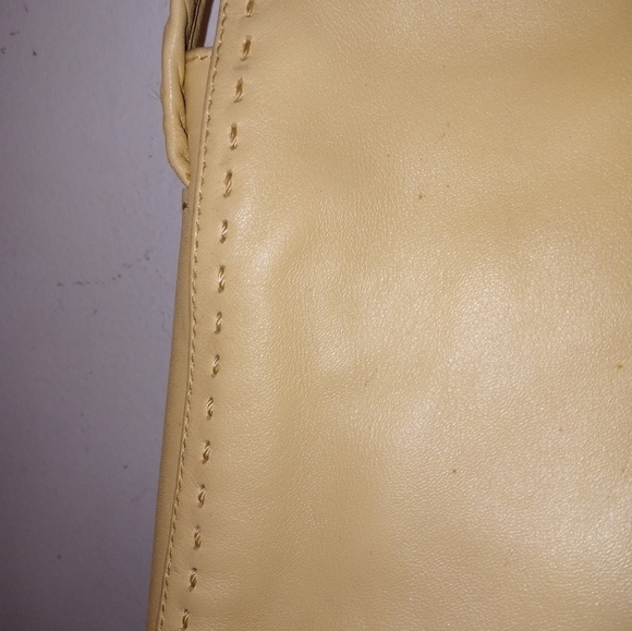 Vintage Anne Klein Retro Pale Yellow Leather Satchel Crossbody/Shoulder bag - Picture 3 of 10